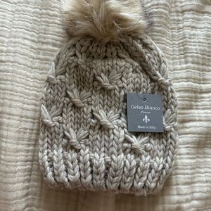 Gelso Bianco Beige Knit Beanie with Pom Pom